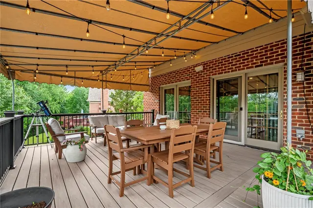 512 Laurel Oak Drive gallery image 40