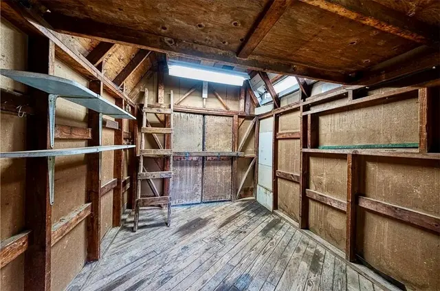 5122 Leroy Dr gallery image 4