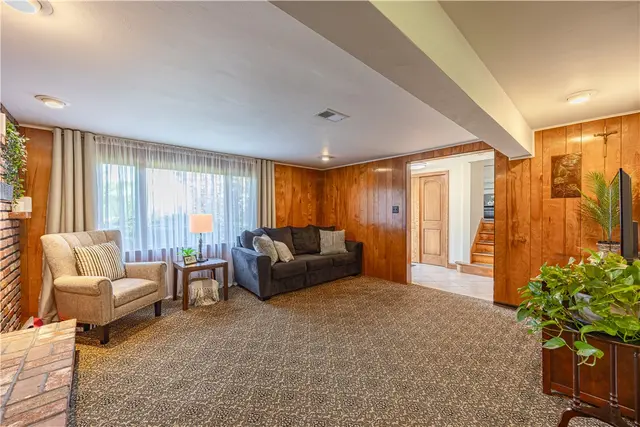5122 Leroy Dr gallery image 9