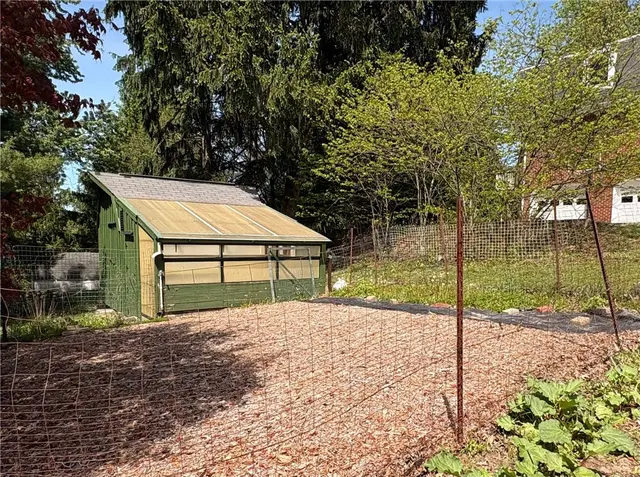 5122 Leroy Dr gallery image 39