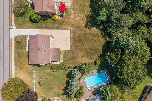 5128 Karrington Dr. gallery image 10