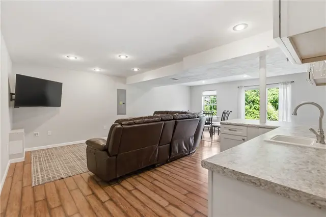 513 Madison Dr gallery image 6
