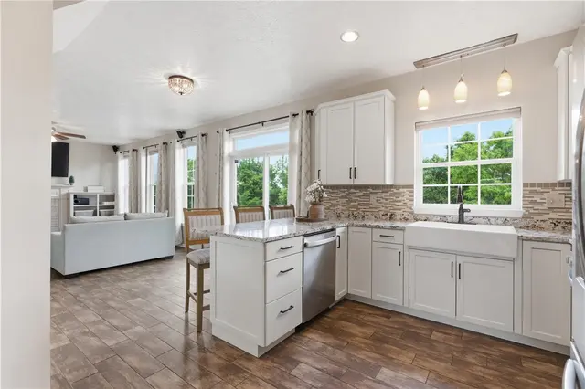 513 Madison Dr gallery image 9