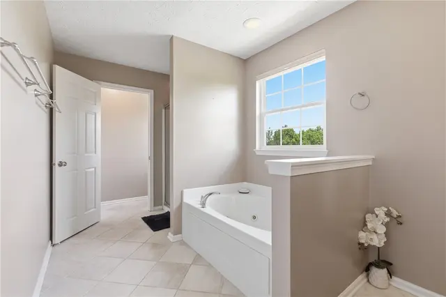513 Madison Dr gallery image 11