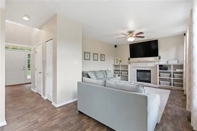 513 Madison Dr gallery image 32