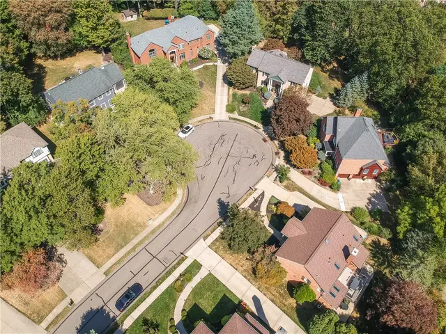 514 Colony Ct gallery image 4