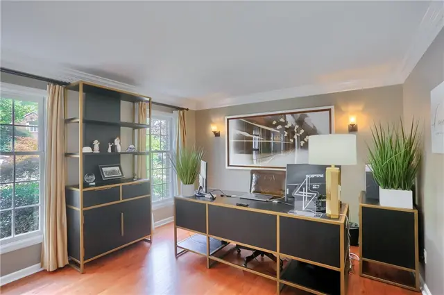 514 Colony Ct gallery image 6
