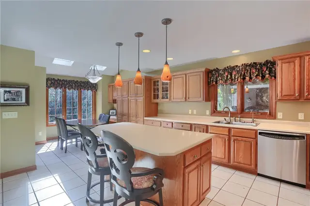 514 Colony Ct gallery image 20