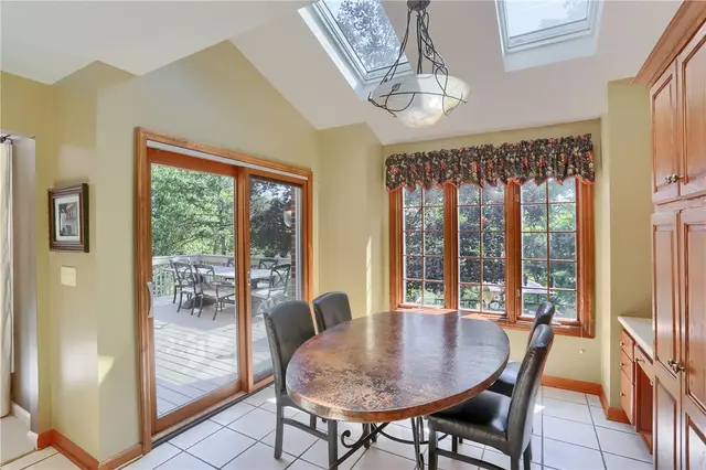 514 Colony Ct gallery image 21