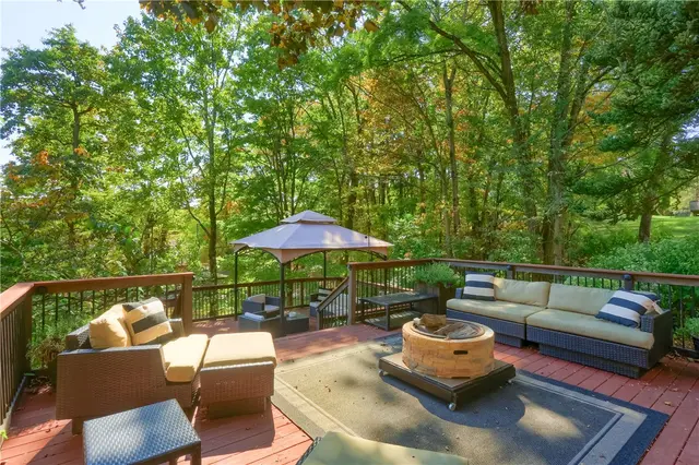 514 Colony Ct gallery image 23