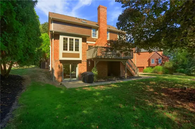 514 Colony Ct gallery image 26