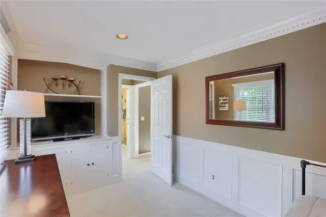 514 Colony Ct gallery image 31
