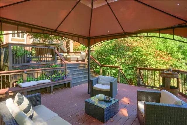 514 Colony Ct gallery image 33