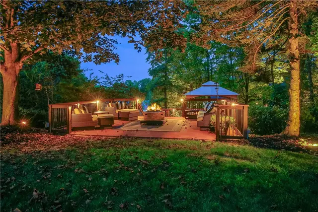 514 Colony Ct gallery image 39