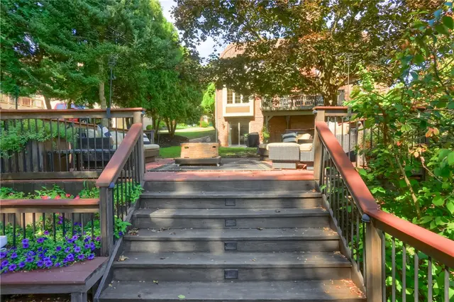 514 Colony Ct gallery image 44