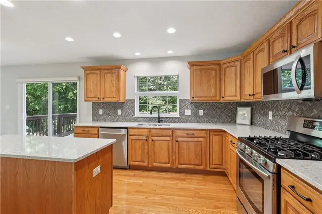 514 Luke Ct gallery image 12