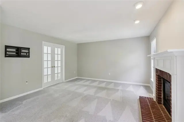 514 Luke Ct gallery image 32