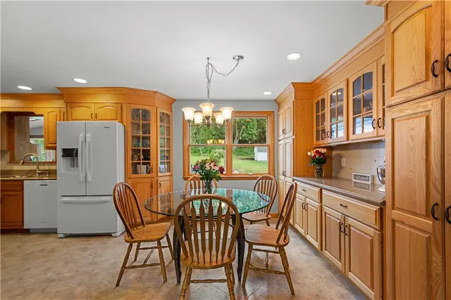 515 Demmler Drive gallery image 5