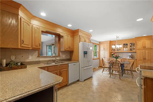 515 Demmler Drive gallery image 10