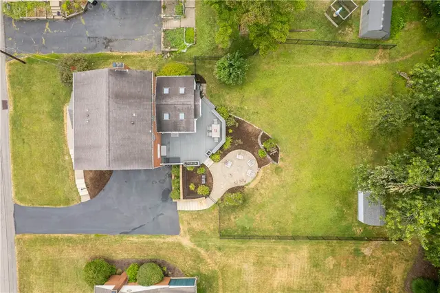 515 Demmler Drive gallery image 13