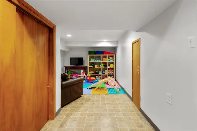 515 Demmler Drive gallery image 27