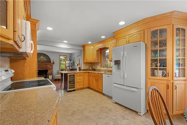 515 Demmler Drive gallery image 39