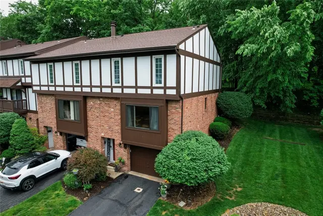 515 Kingsberry Ct 515 gallery image 2