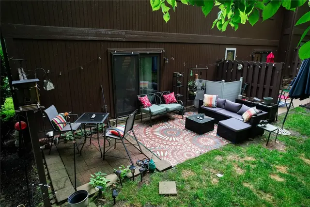 515 Kingsberry Ct 515 gallery image 3