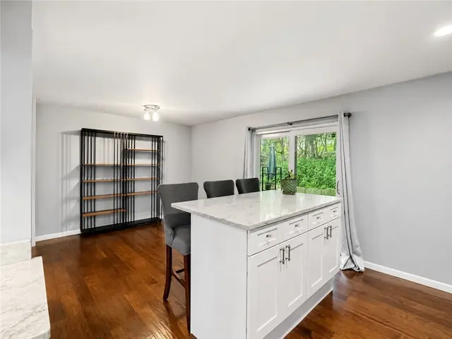 515 Kingsberry Ct 515 gallery image 10