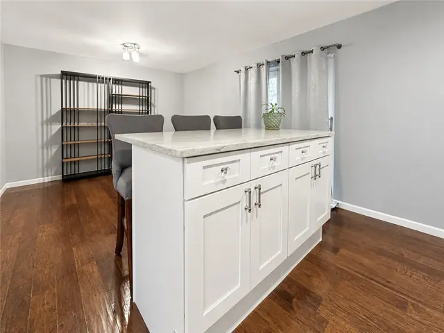 515 Kingsberry Ct 515 gallery image 11