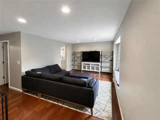 515 Kingsberry Ct 515 gallery image 12