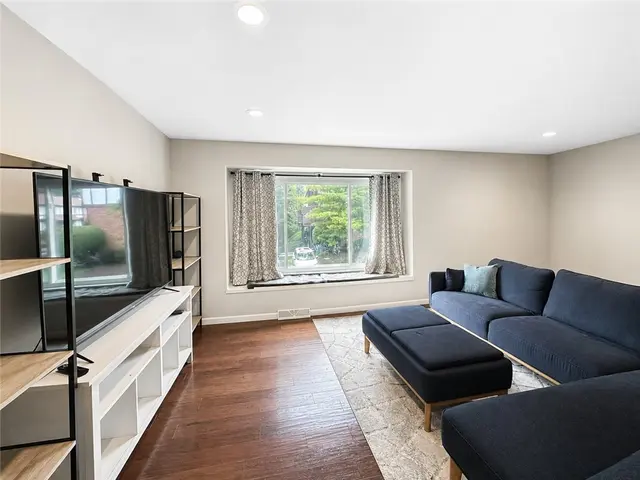 515 Kingsberry Ct 515 gallery image 13