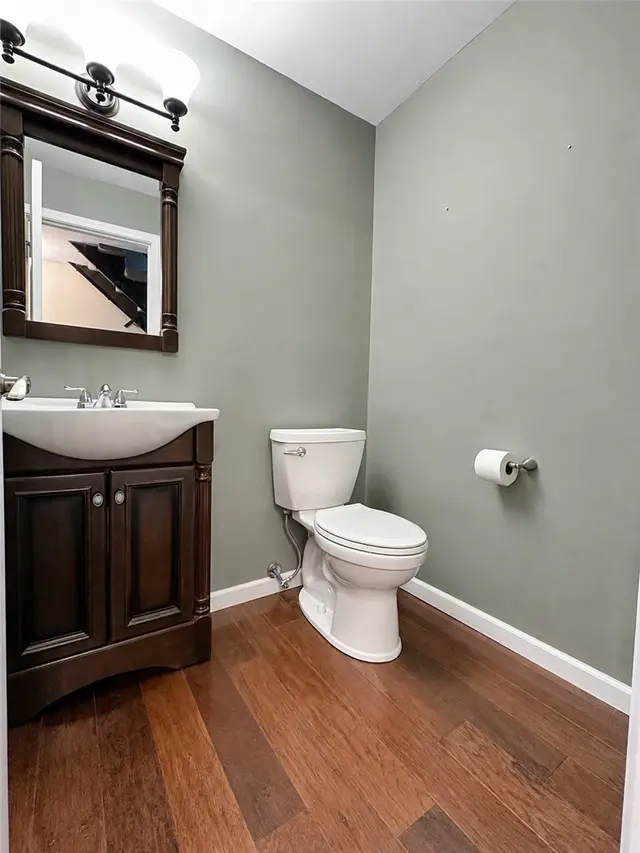 515 Kingsberry Ct 515 gallery image 16