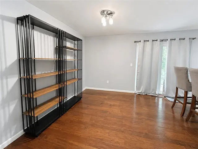 515 Kingsberry Ct 515 gallery image 20