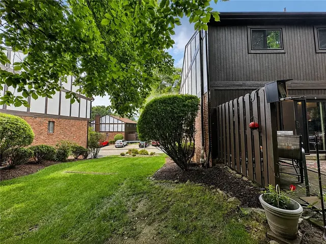 515 Kingsberry Ct 515 gallery image 23