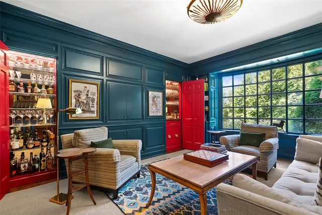516 Irwin Dr gallery image 9