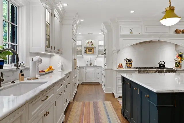 516 Irwin Dr gallery image 15