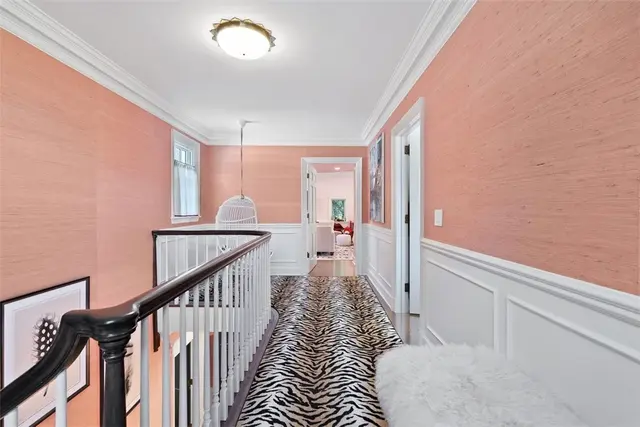 516 Irwin Dr gallery image 37