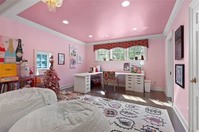 516 Irwin Dr gallery image 44
