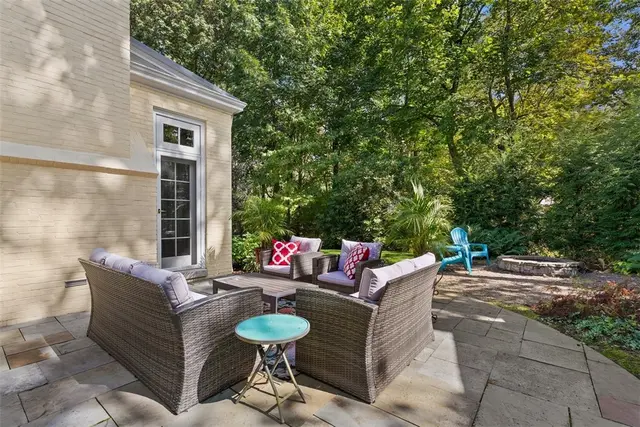516 Irwin Dr gallery image 47