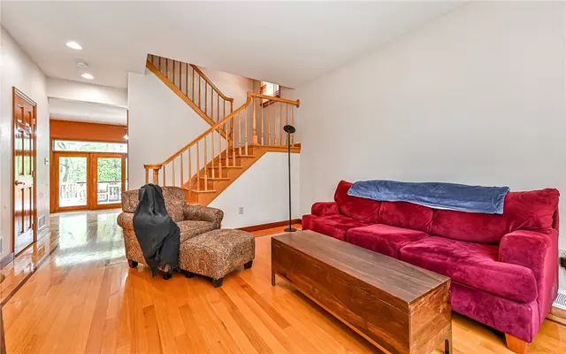 516 Lincoln Ave gallery image 11