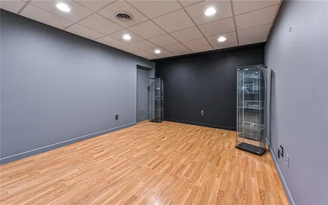 516 Lincoln Ave gallery image 19