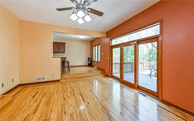 516 Lincoln Ave gallery image 37