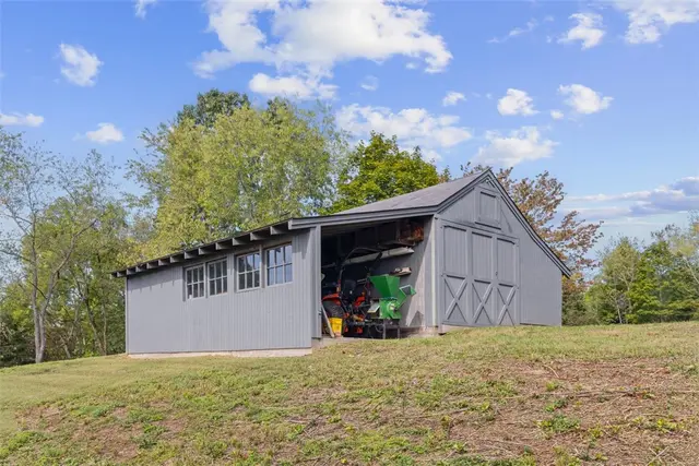 5168 Elm Drive gallery image 18