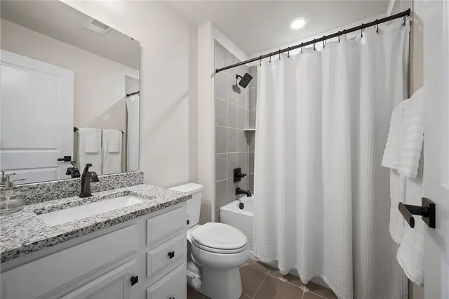 5169 Hampton Place Drive gallery image 4