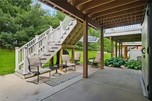 518 Carvine Court gallery image 12