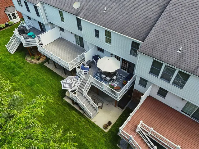 518 Carvine Court gallery image 6