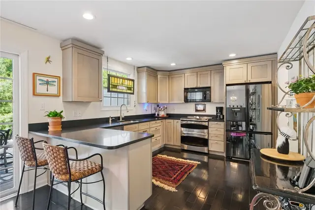 518 Carvine Court gallery image 24