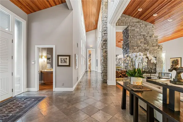 52 Timberhill Dr gallery image 5