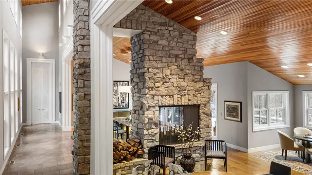 52 Timberhill Dr gallery image 6
